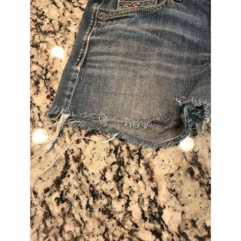 Hollister size 27